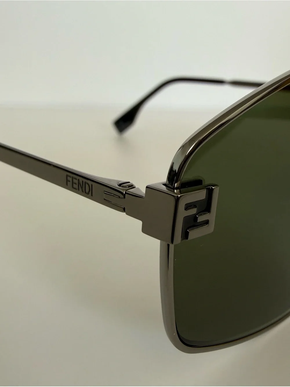 NEW!!! Fendi men sunglasses FE40129U 14N Authentic